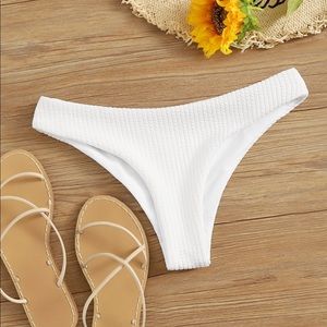 White Textured Bikini Bottoms <<SET OF 3>>>